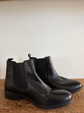 Aldo Women’s Black Leather Chelsea Boots